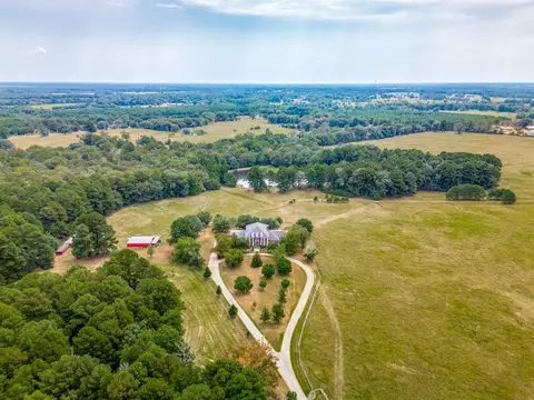 1320 Fm 1326, De Kalb, TX 75559