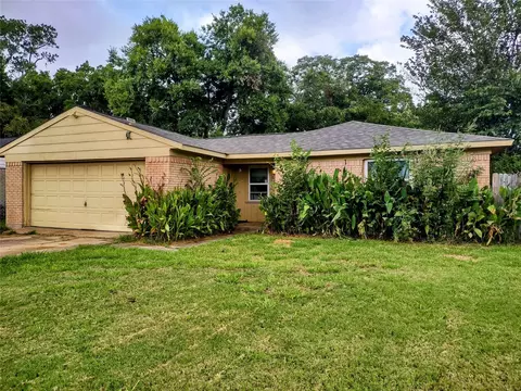 2135 Brookshire St, Arlington, TX 76010
