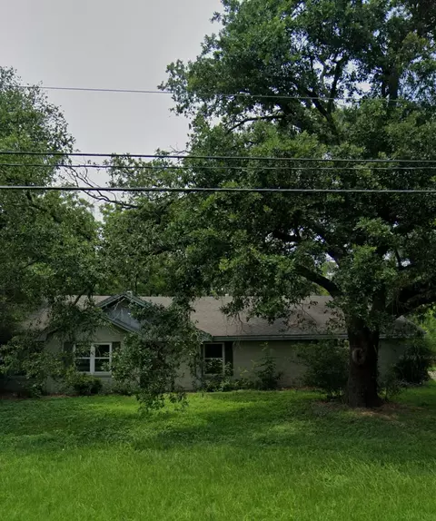 101 Meadow Ln, Groesbeck, TX 76642