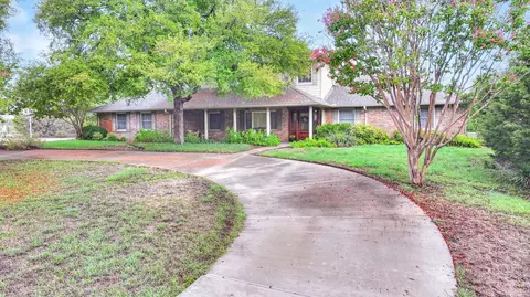 213 W Terrace Ct, Aledo, TX 76008