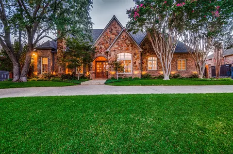 4616 Green Oaks Dr, Colleyville, TX 76034