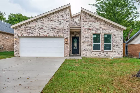 2114 Spikes St, Grand Prairie, TX 75051
