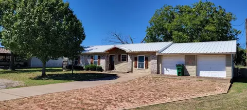 1050 N Seaman St, Eastland, TX 76448