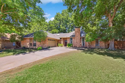 2208 Timberglen Dr, Flower Mound, TX 75028