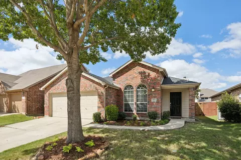 1105 Shearwater Ave, Aubrey, TX 76227
