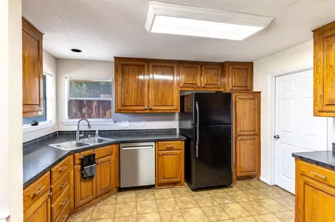 721 Arledge St, Azle, TX 76020 photo 7