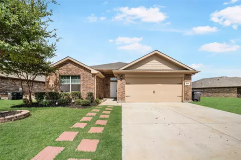 240 Crowfoot Dr, Fort Worth, TX 76131