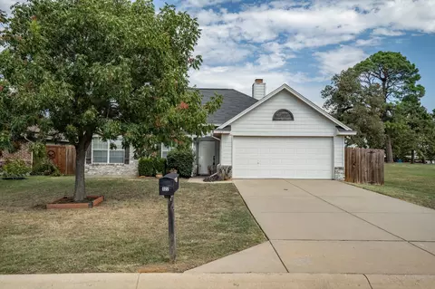 122 Highmeadow Rd, Aubrey, TX 76227