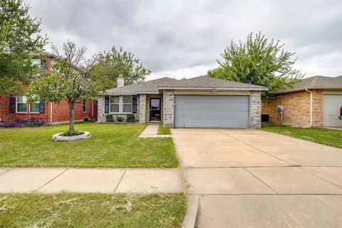 5037 Village Stone Ct, Fort Worth, TX 76179