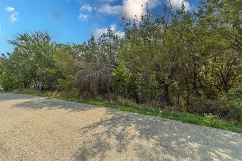 2701 Terrace Ct, Granbury, TX 76048