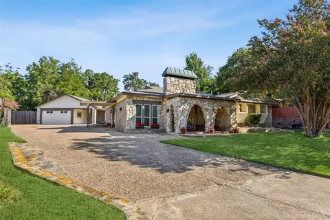 604 Clebud Dr, Euless, TX 76040 photo 3