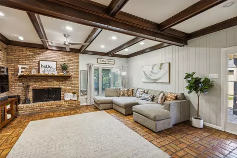 604 Clebud Dr, Euless, TX 76040