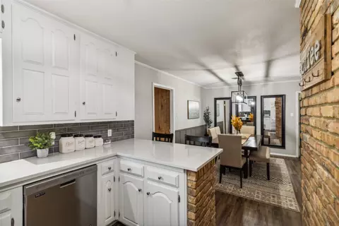 604 Clebud Dr, Euless, TX 76040 photo 14