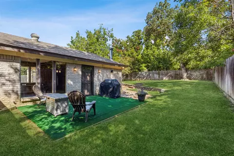604 Clebud Dr, Euless, TX 76040 photo 31