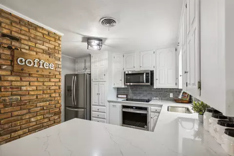 604 Clebud Dr, Euless, TX 76040 photo 11
