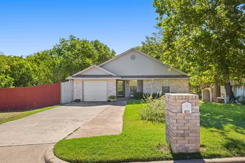 871 Mirike Dr, White Settlement, TX 76108