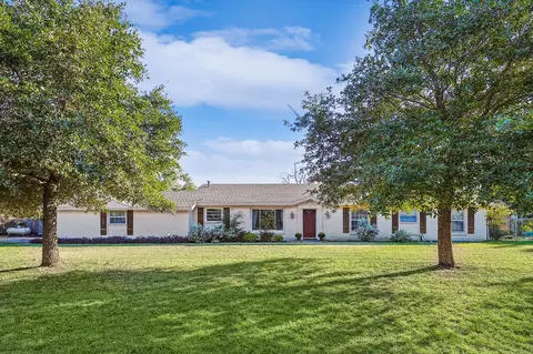4176 Bluebonnet Hilltop Dr, Fort Worth, TX 76126