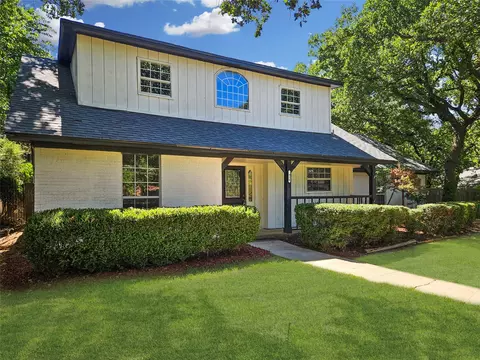 1914 Emerson Ln, Denton, TX 76209