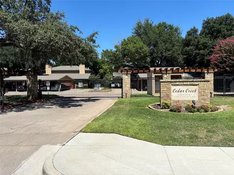 5628 Cedar Creek Dr, Benbrook, TX 76109