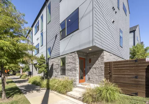 427 W 10th St #203, Dallas, TX 75208