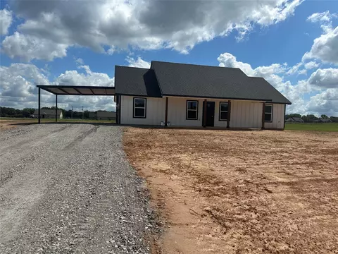 709 Elm Tree Ct, Poolville, TX 76487