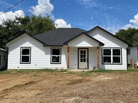 105 Buchanan St, Whitesboro, TX 76273