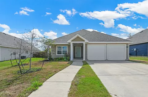 102 N Island Dr, Terrell, TX 75160