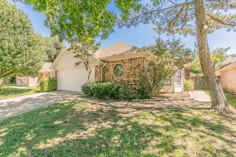 4111 Crossgate Ct, Arlington, TX 76016