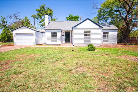 1325 Edgebrook Dr, Garland, TX 75040