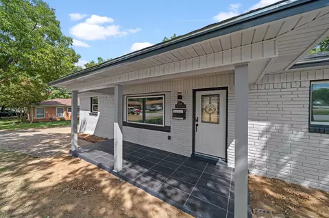 1002 Brookhollow Dr, Irving, TX 75061