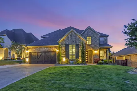 916 Champions Ct, Roanoke, TX 76262