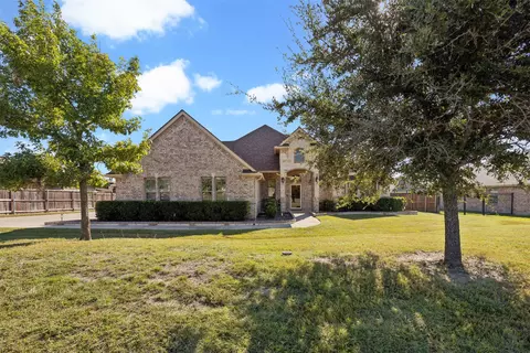421 Gray Wolf Trl, Hudson Oaks, TX 76087