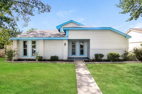518 Feathercrest Ln, Mesquite, TX 75150