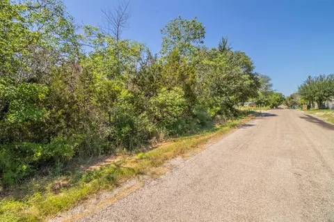 2719 Sycamore Ct, Granbury, TX 76048