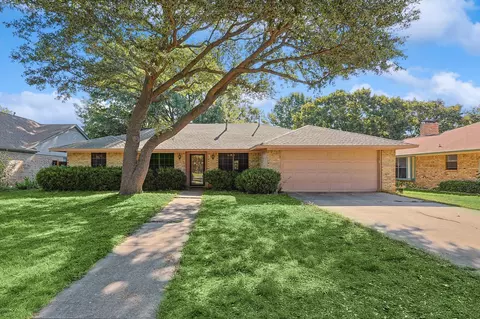 2218 N Lake Trl, Denton, TX 76201
