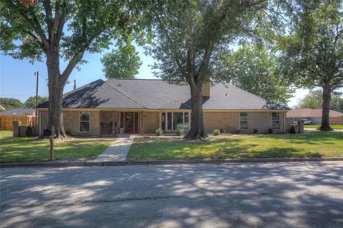 1612 Myrtle Dr, Sulphur Springs, TX 75482
