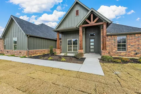 103 Moreland St, Paradise, TX 76073