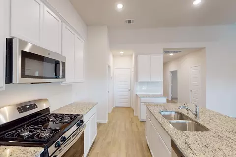 7404 S Oakleaf Trl, Argyle, TX 76226 photo 4