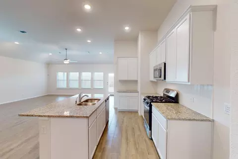 7404 S Oakleaf Trl, Argyle, TX 76226 photo 3
