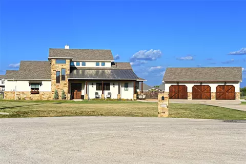 2410 Golden Ln, Sanger, TX 76266