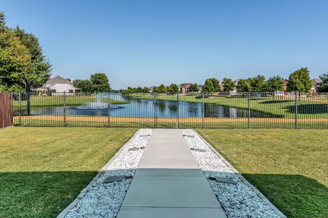 5524 Brazoria Dr, Grand Prairie, TX 75052