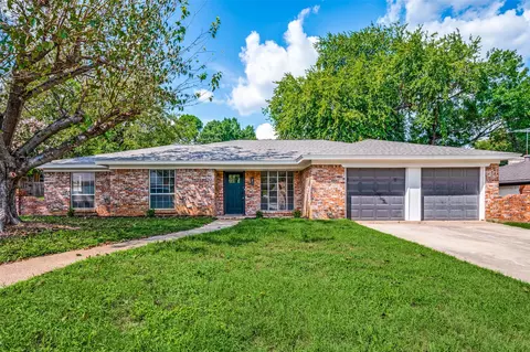 7337 Yolanda Dr, Fort Worth, TX 76112