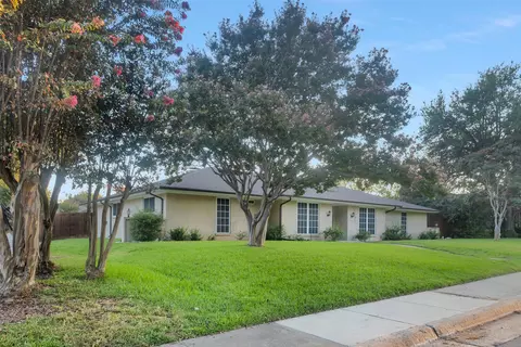 1341 Winding Brook Dr, Desoto, TX 75115