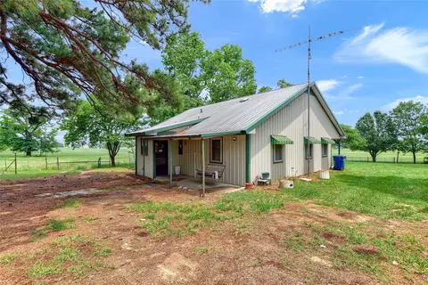 1865 Bones Chapel Rd, Whitesboro, TX 76273