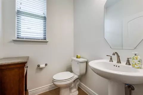 Bath - 12604 Pepperidge Ave, Denton, TX 76207 photo 1 of 4