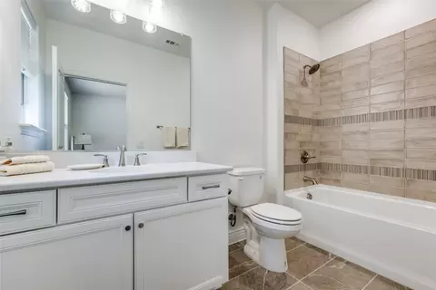 Bath - 12604 Pepperidge Ave, Denton, TX 76207 photo 4 of 4