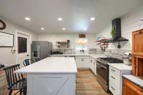 1016 S Bryan St, Mesquite, TX 75149