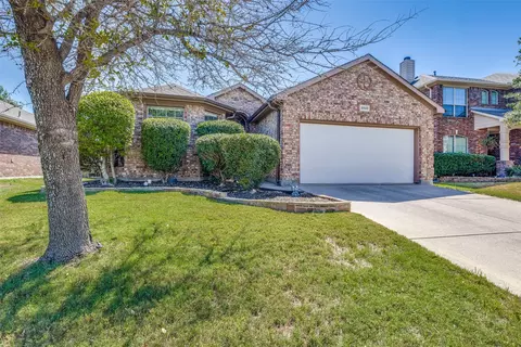 2028 Frosted Willow Ln, Fort Worth, TX 76177