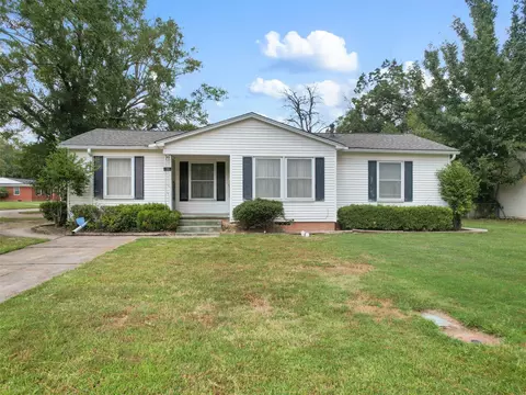 105 Candy Dr, Pittsburg, TX 75686