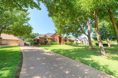 2 Forest Dr, Mansfield, TX 76063